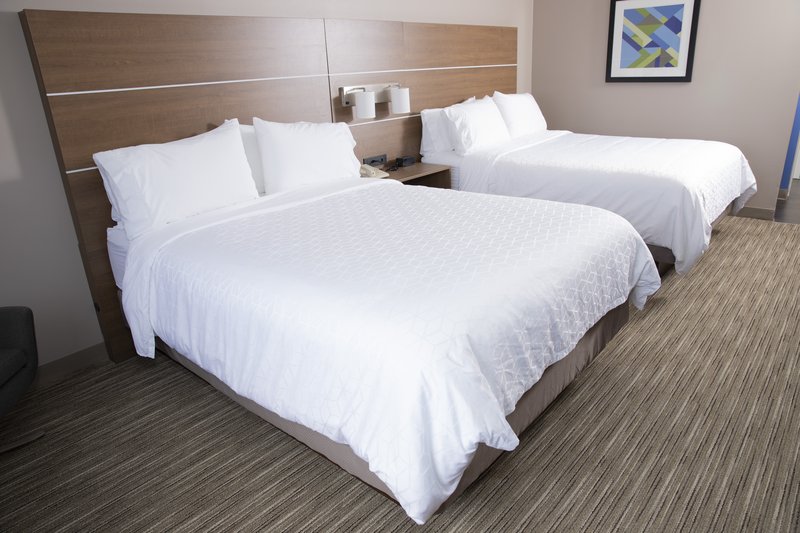 Holiday Inn Express Toledo West – Napoleon