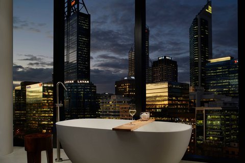 Studio Park King Bathroom Soaking Tub