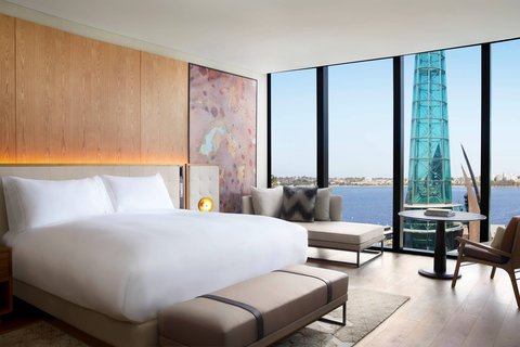 Premium King - River View