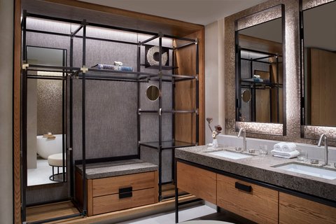 Guest Bathroom & Wardrobe