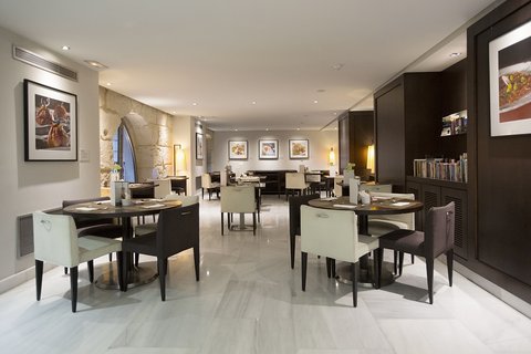 Breakfast Room