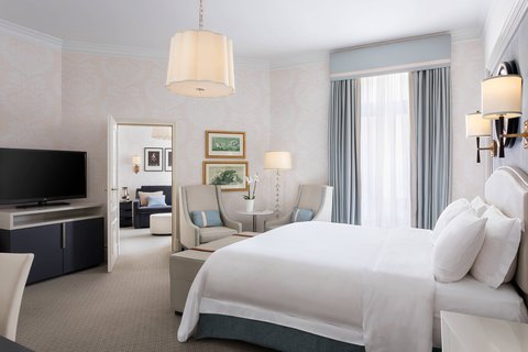 King Junior Suite - Bedroom