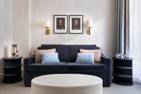 Junior Suite - Living Room