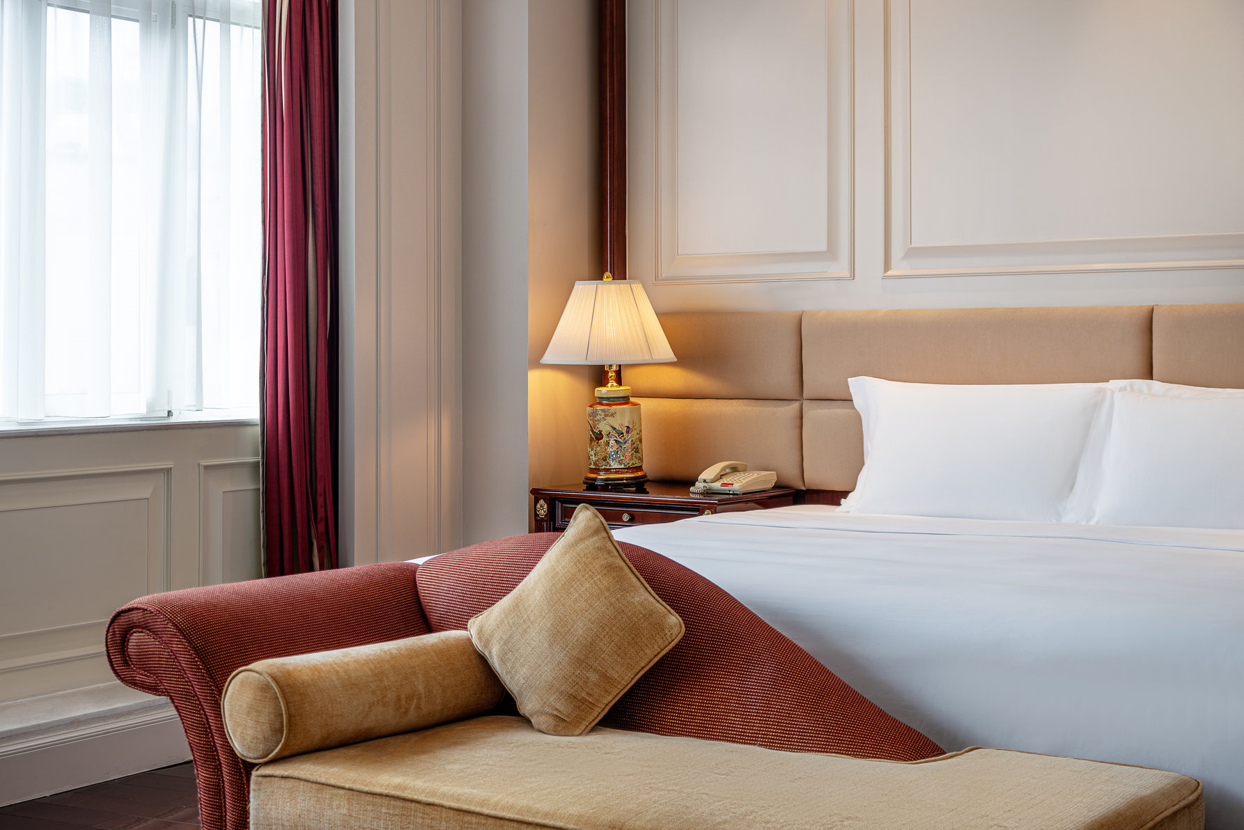 Crowne Plaza Hotel & Suites Landmark Shenzhen Room Type - 1 King Junior Suite High Floor Lounge Access
