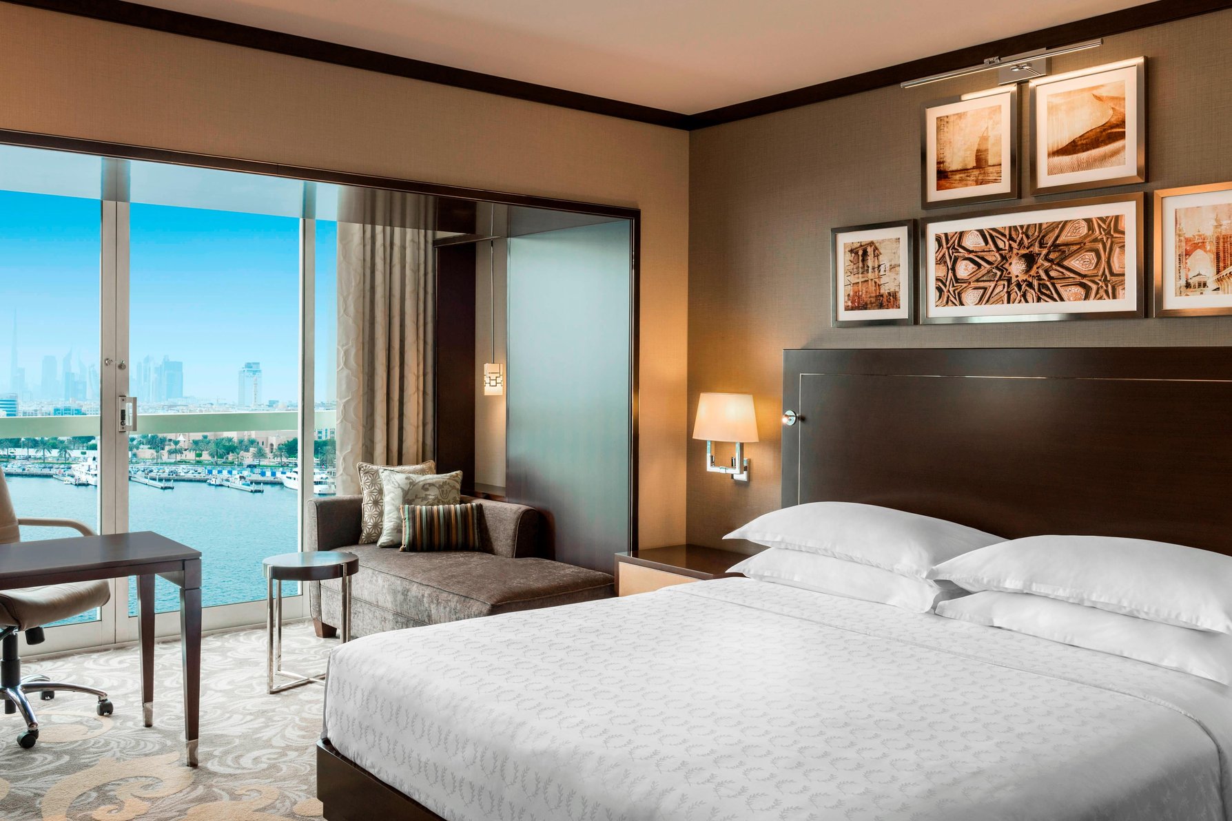 Sheraton Dubai Creek Hotel & Towers Room Type - Deluxe Room, Guest room, 1 King, Creek view Sheraton Dubai Creek Hotel & Towers Room Type - Deluxe Room, Guest room, 1 King, Creek view