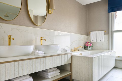 Junior Suite Bathroom