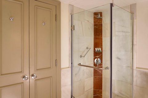 Baño para huéspedes