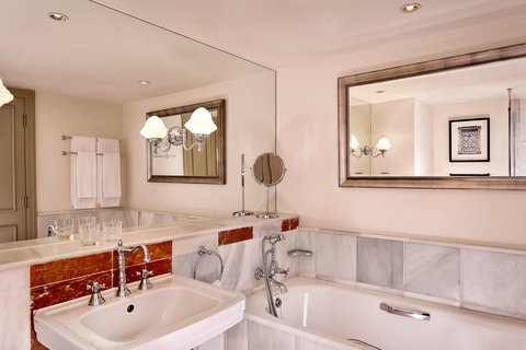Baño para huéspedes