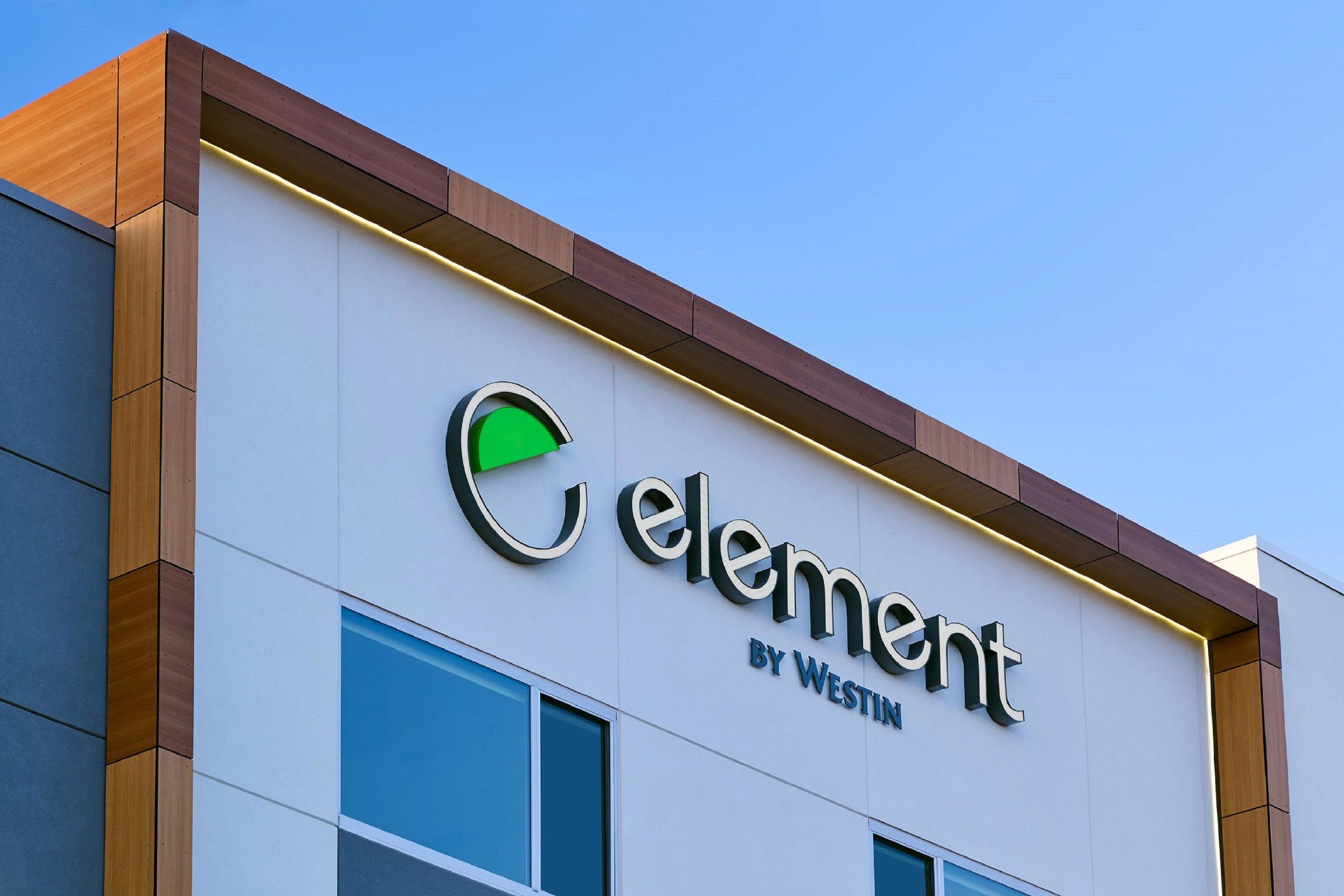Element Hampton Peninsula Town