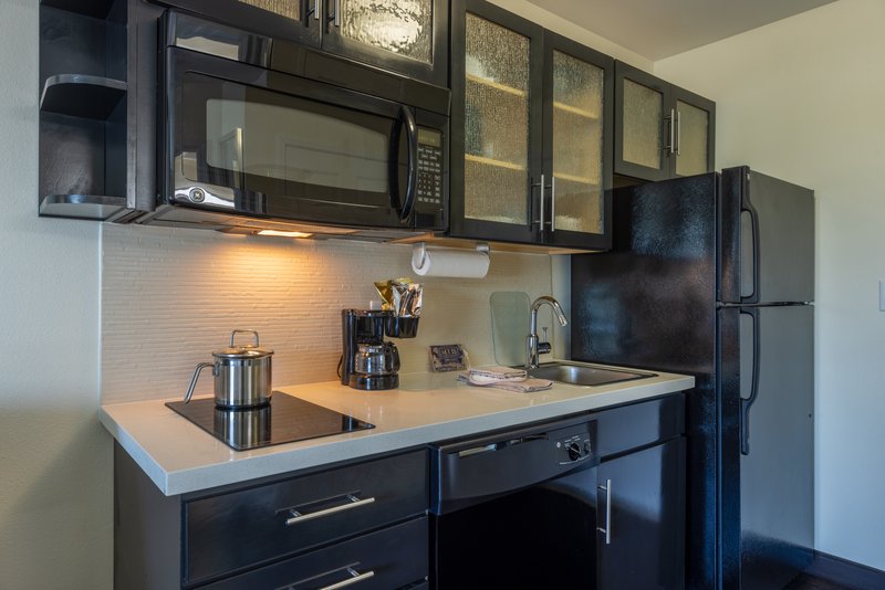 CANDLEWOOD SUITES SOUTH