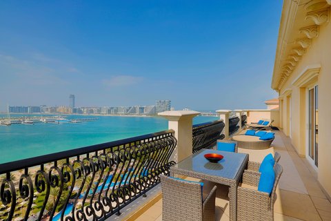 Juliet balcony, Sea View, lounge area