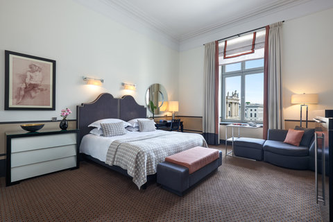 RFH Hotel de Rome - Deluxe Historic View Room
