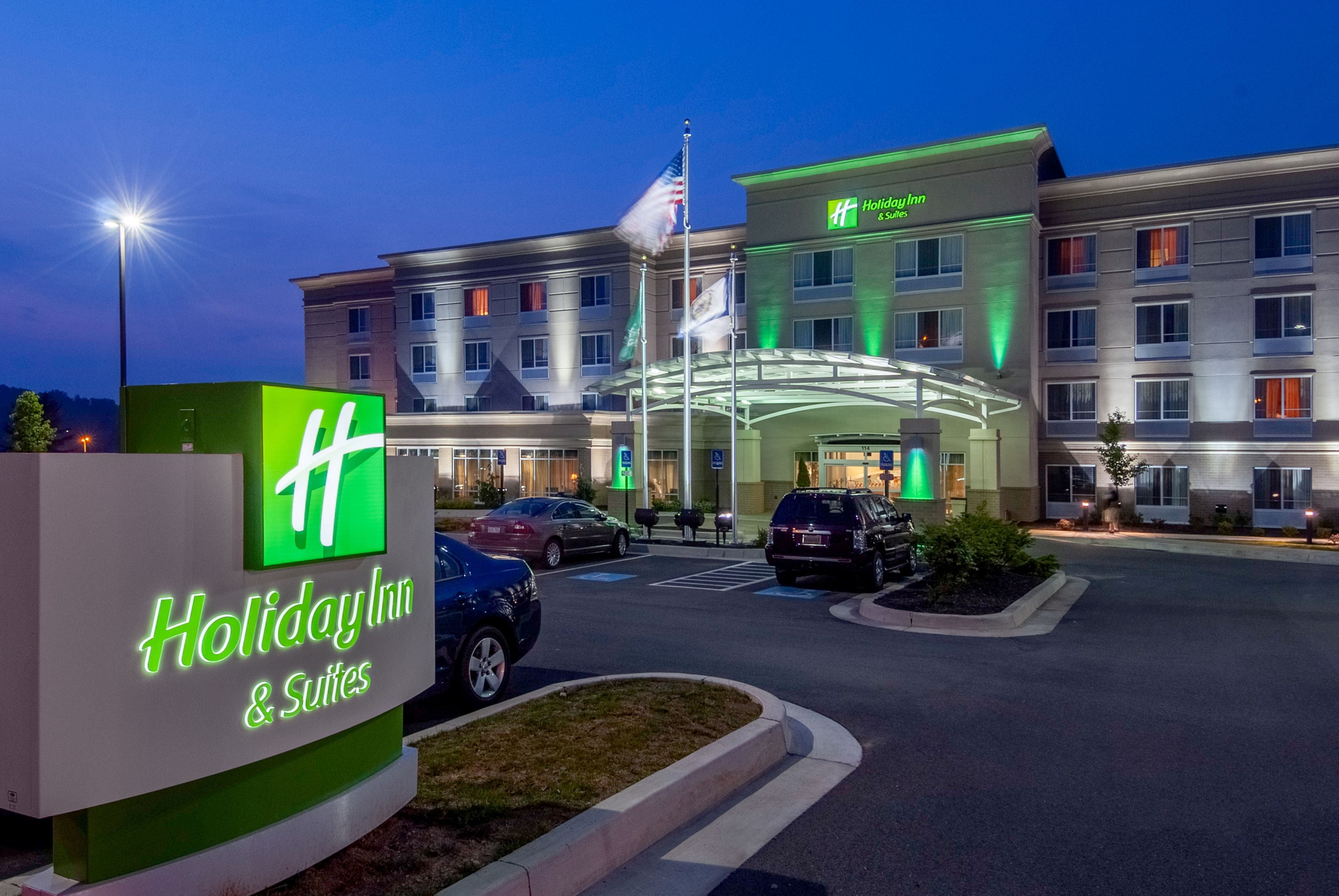 Holiday Inn Hotel & Suites