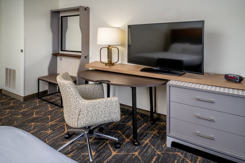 HOLIDAY INN EXP STES BECKLEY