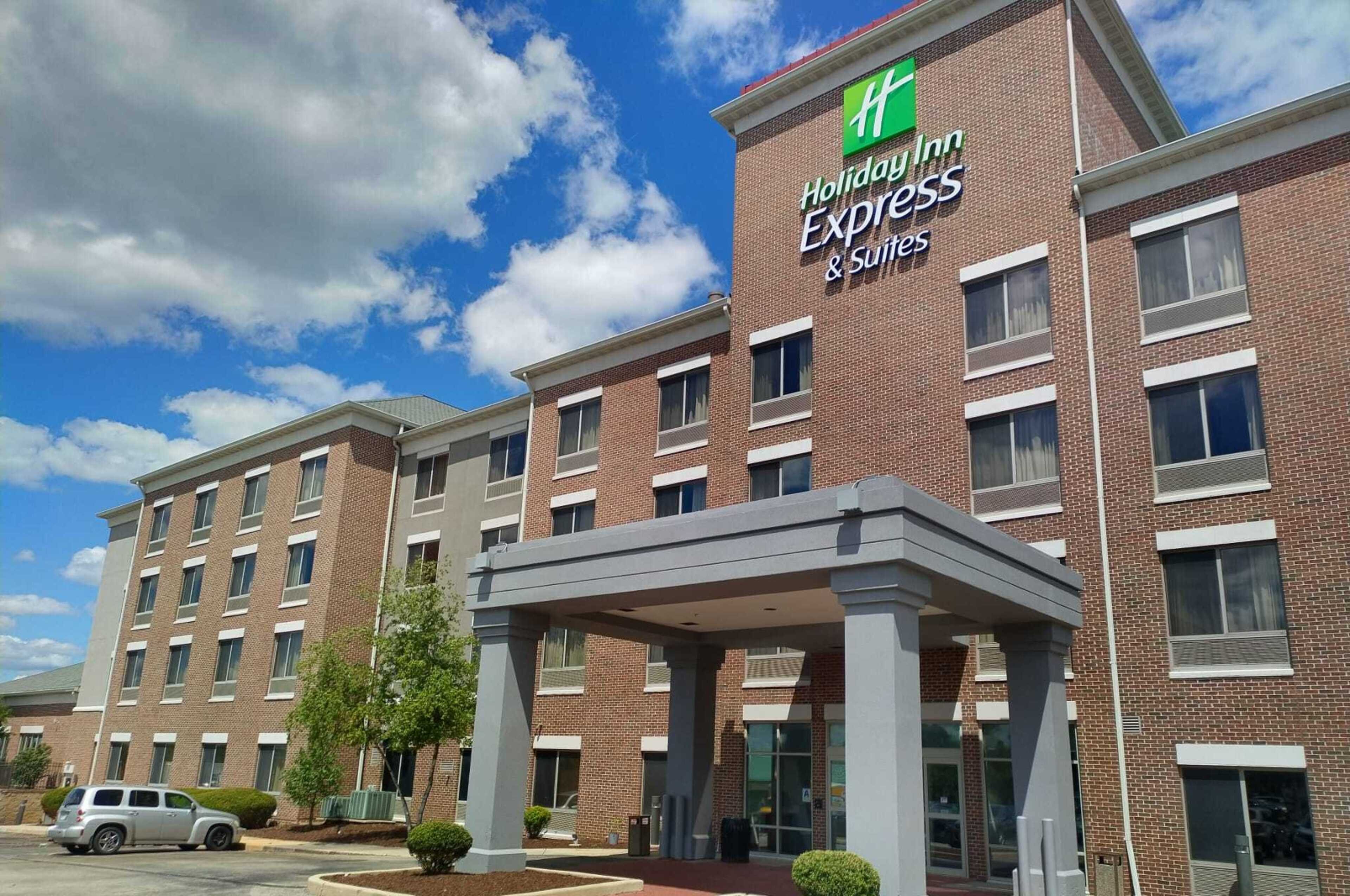 Holiday Inn Express & Suites Park Place