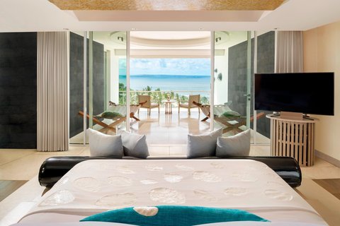 Extreme WOW Bi-level Suite, Master Bedroom