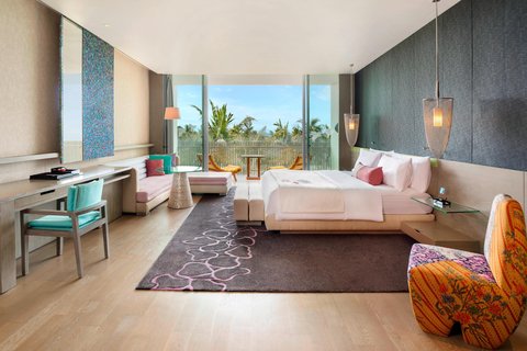 WOW Suite, One King Bedroom