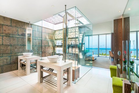 Marvelous Suite, Bathroom