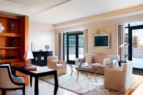 Ambasador Suite Living Room