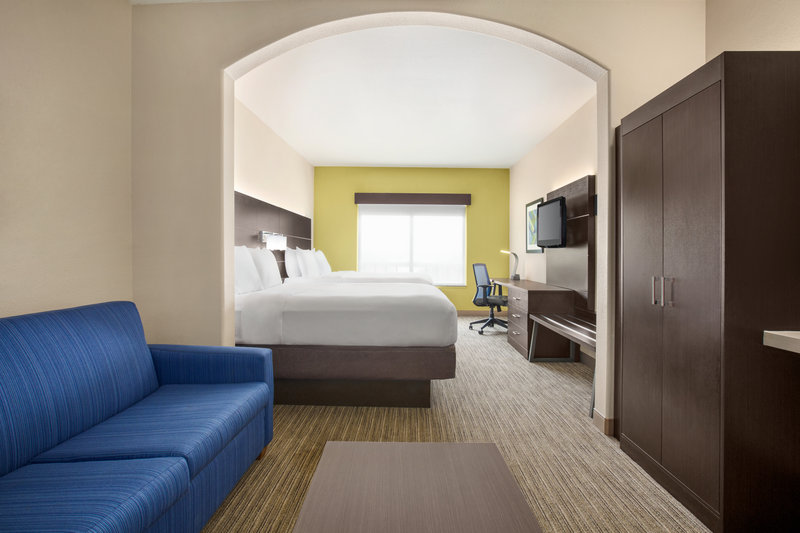 2 QUEEN BEDS SUITE NONSMOKING