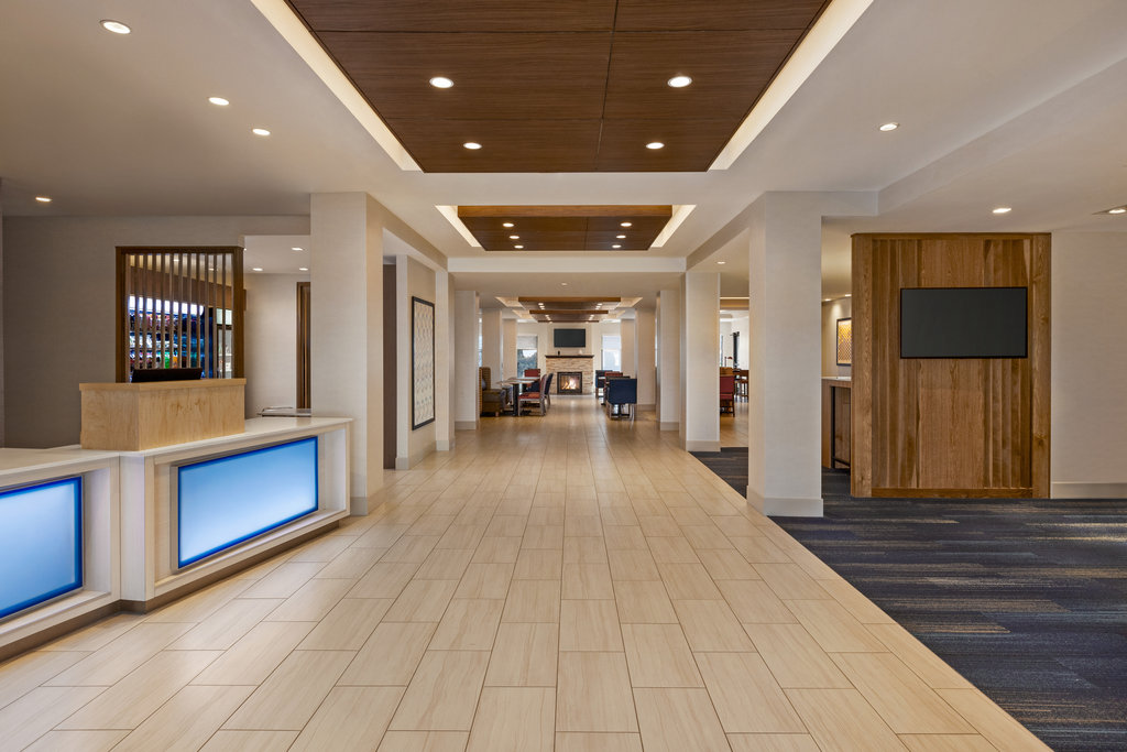 Holiday Inn Express & Suites Denver Airport Interior 