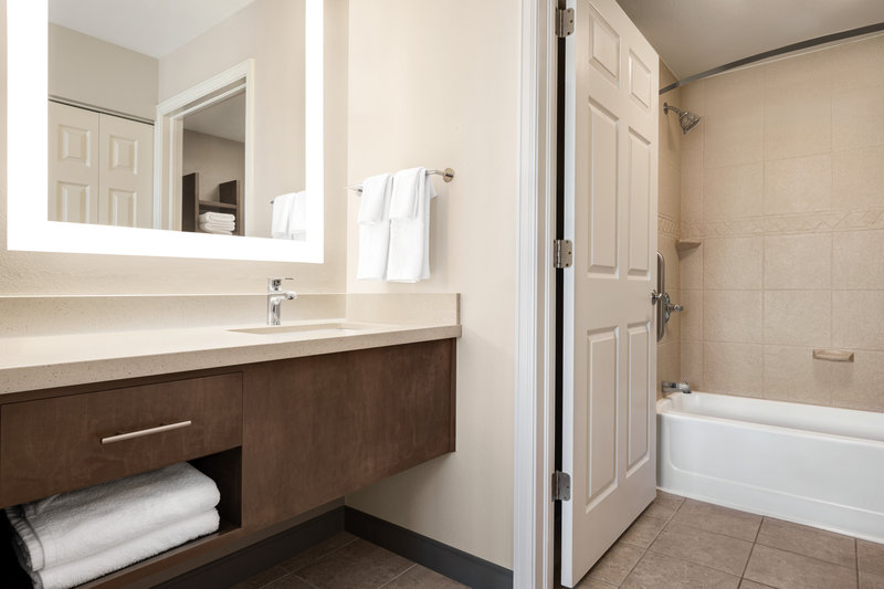 STAYBRIDGE SUITES QUAIL SPRING