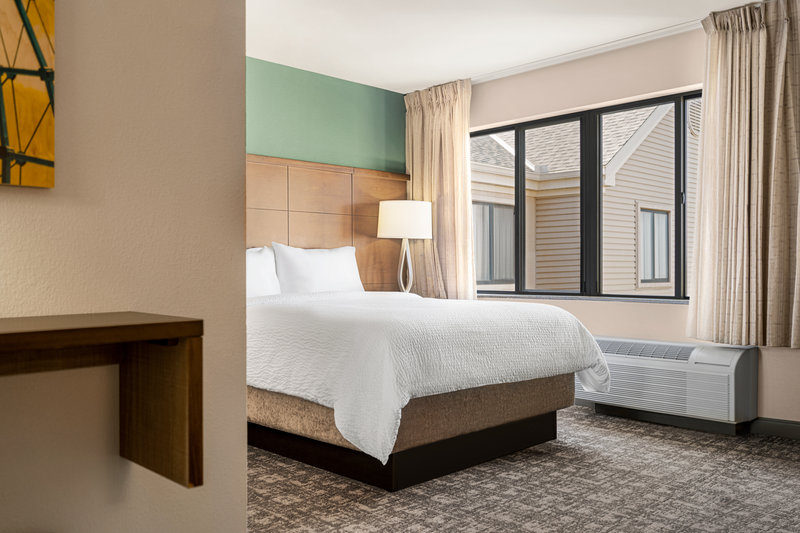 STAYBRIDGE SUITES QUAIL SPRING
