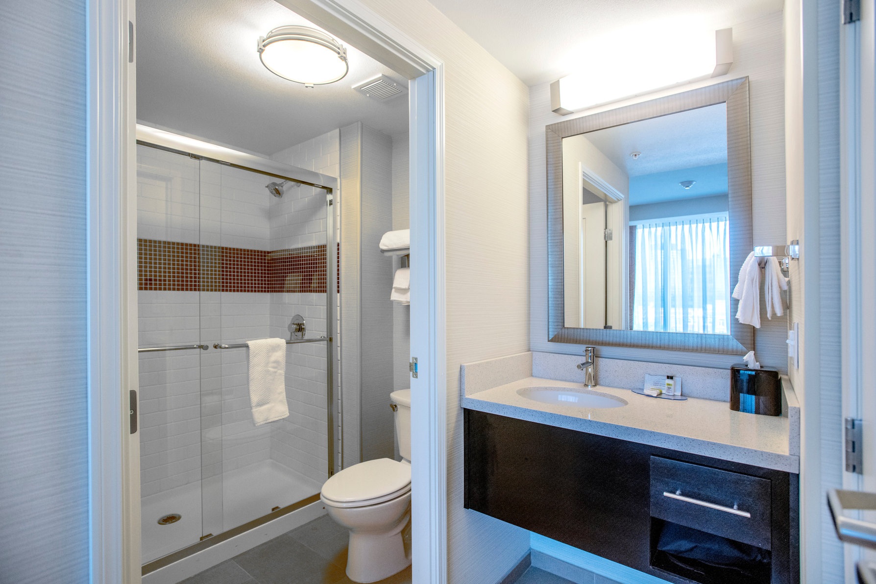 Staybridge Suites DENVER DOWNTOWN, an IHG hotel Room Type - 1 King Bed Studio Suite Comm Access