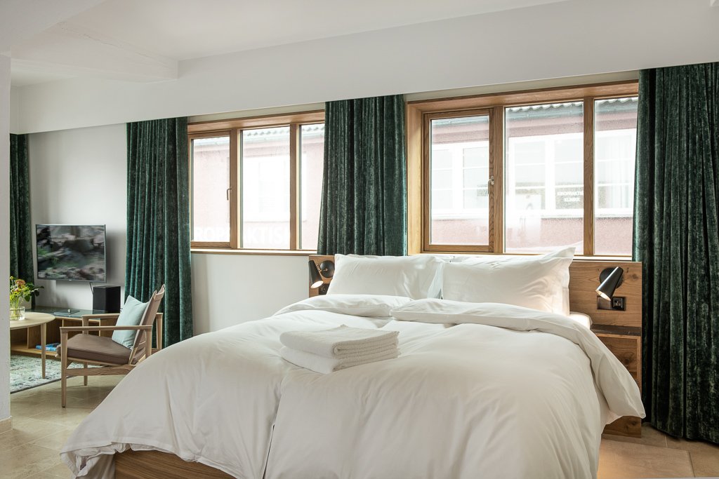 Guest photo