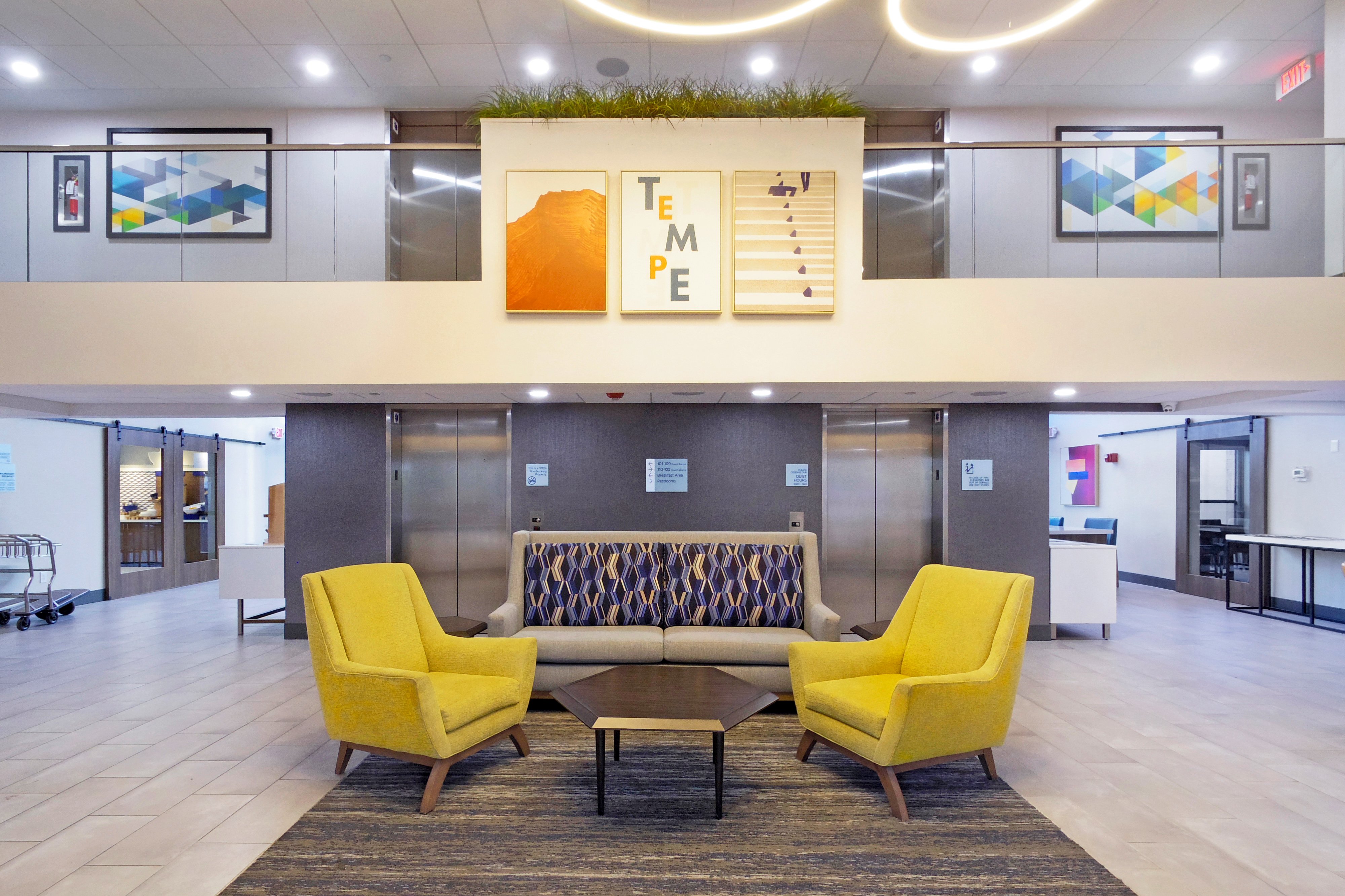 Holiday Inn Express & Stes Phoenix-Tempe
