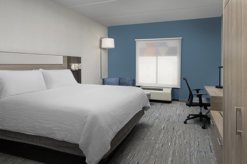 1 KING BED LEISURE NONSMOKING