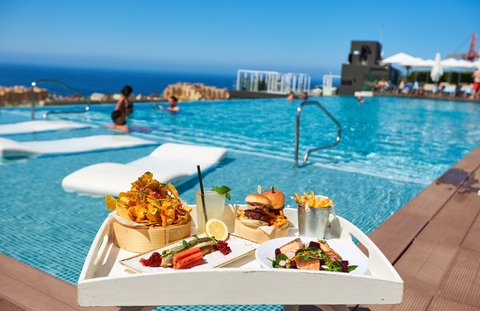 Delicious lunch at SKYBEACH