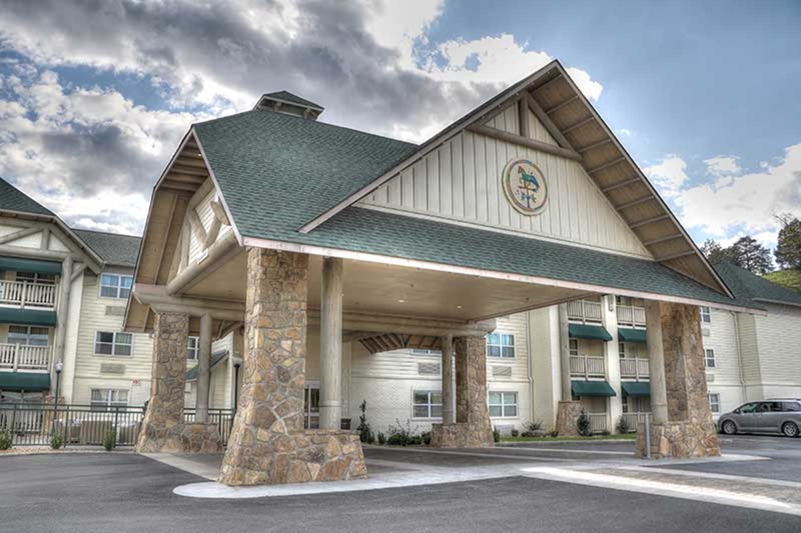 The Lodge at Five Oaks