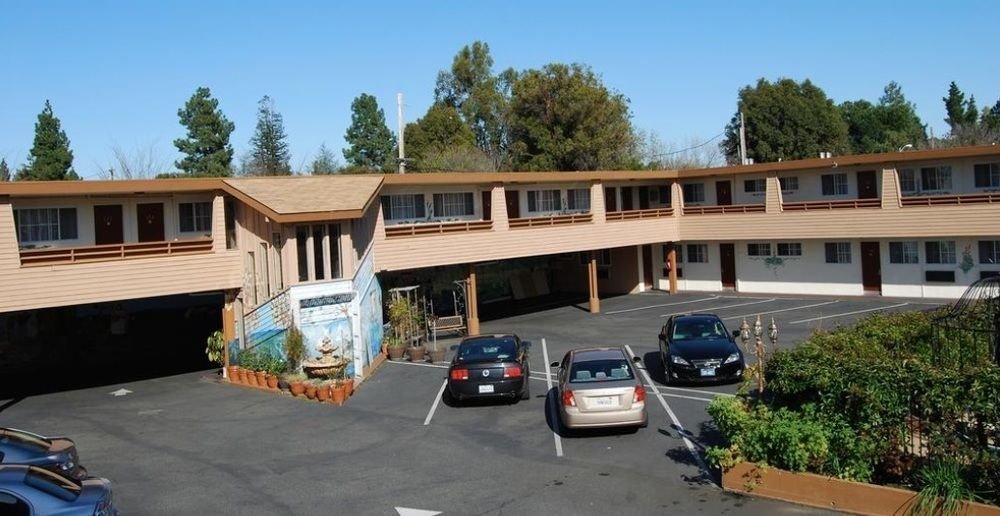 Stanford Motor Inn