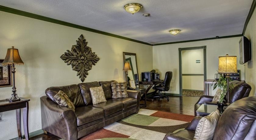 InTown Suites Clarksville