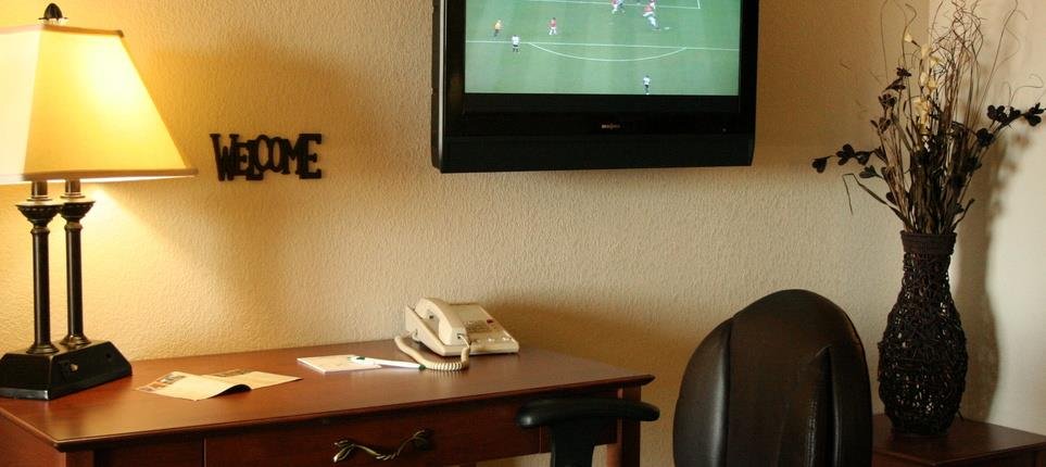 Expressway Suites