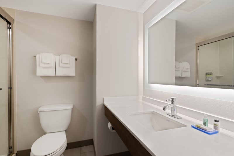 Holiday Inn Exp Stes Largo Clw