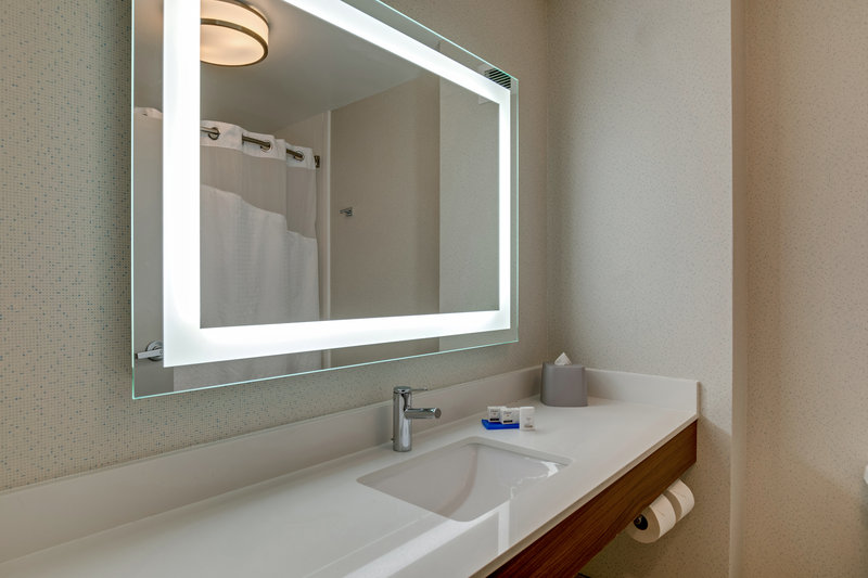 HOLIDAY INN EXP STES NASHVILLE