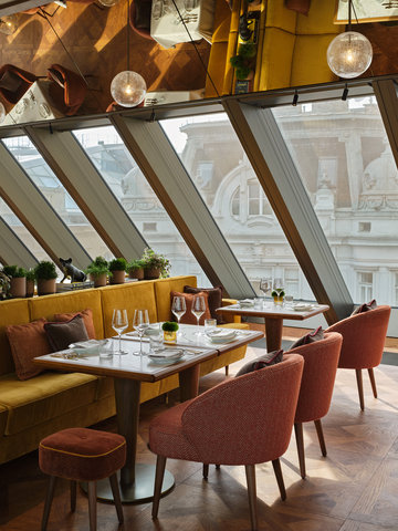 Neue Hoheit Brasserie Dining Room