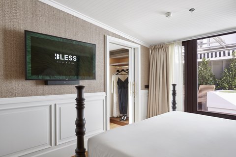 Bless Wellbeing Terrace Villa with Jacuzzi