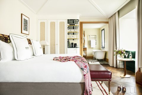 Premium  Room