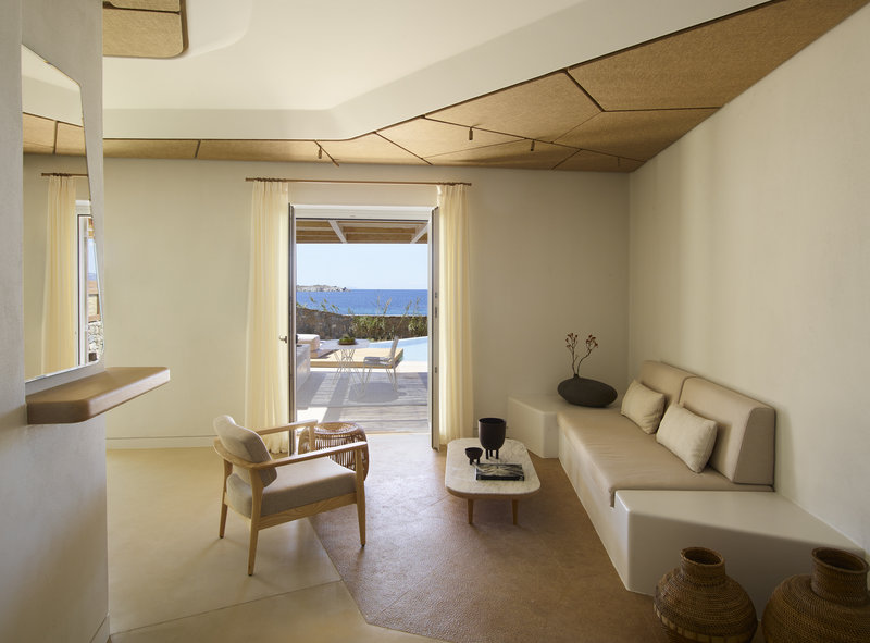 Bill And Coo Suites And Lounge