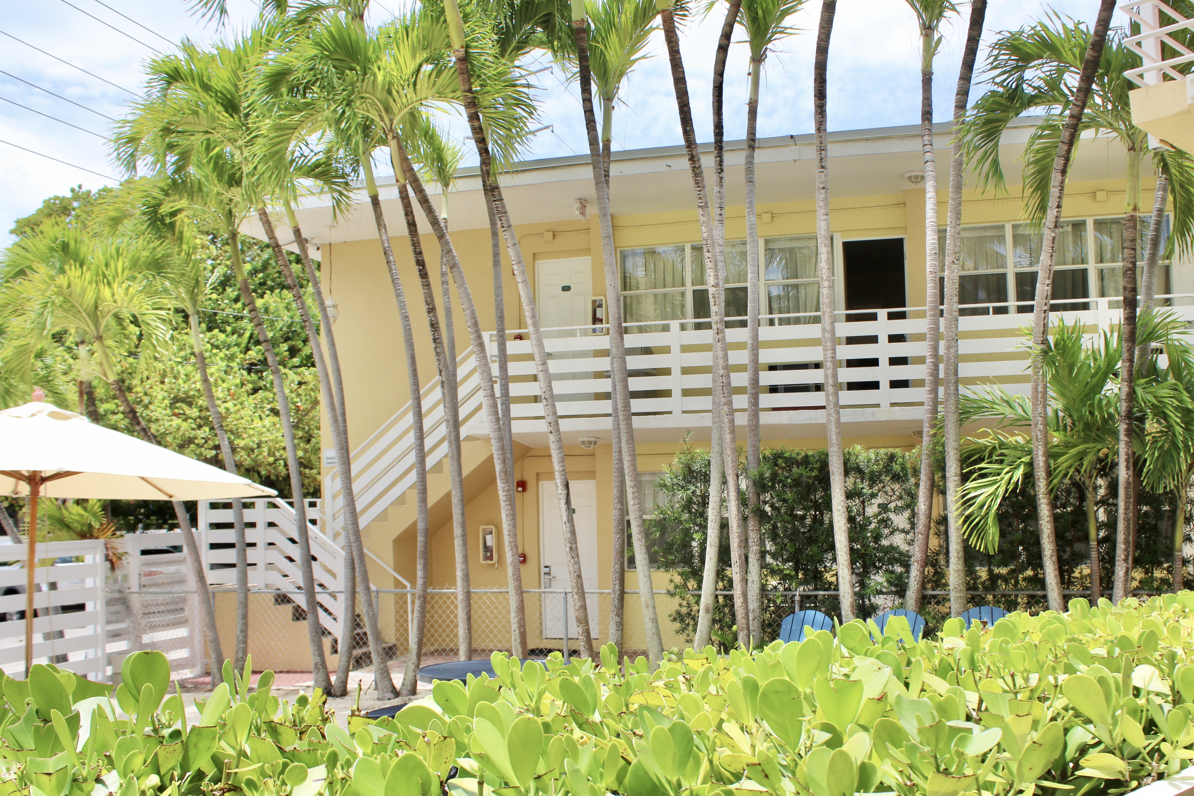 Beach Place Hotel