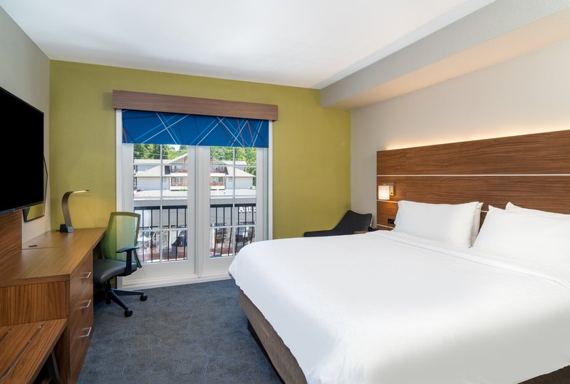 1 KING BED STANDARD NON SMOKING