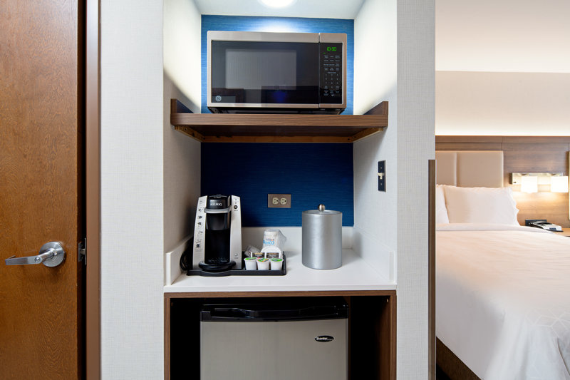 HOLIDAY INN EXPRESS & SUITES OF ATASCADERO
