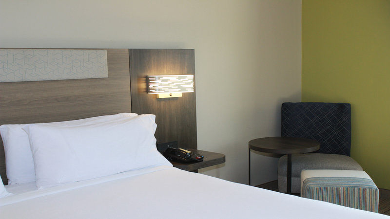HOLIDAY INN EXP STES WILSON