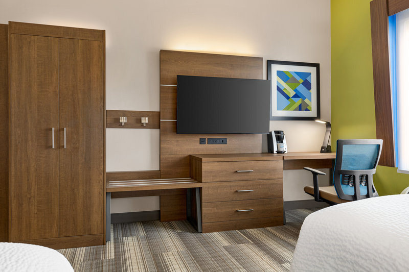 2 QUEEN BEDS NONSMOKING