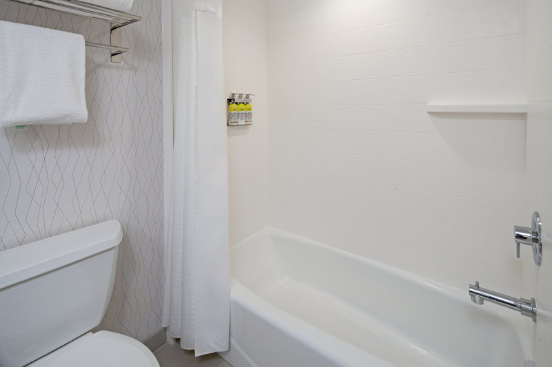 HOLIDAY INN EXPRESS & SUITES OF ATASCADERO