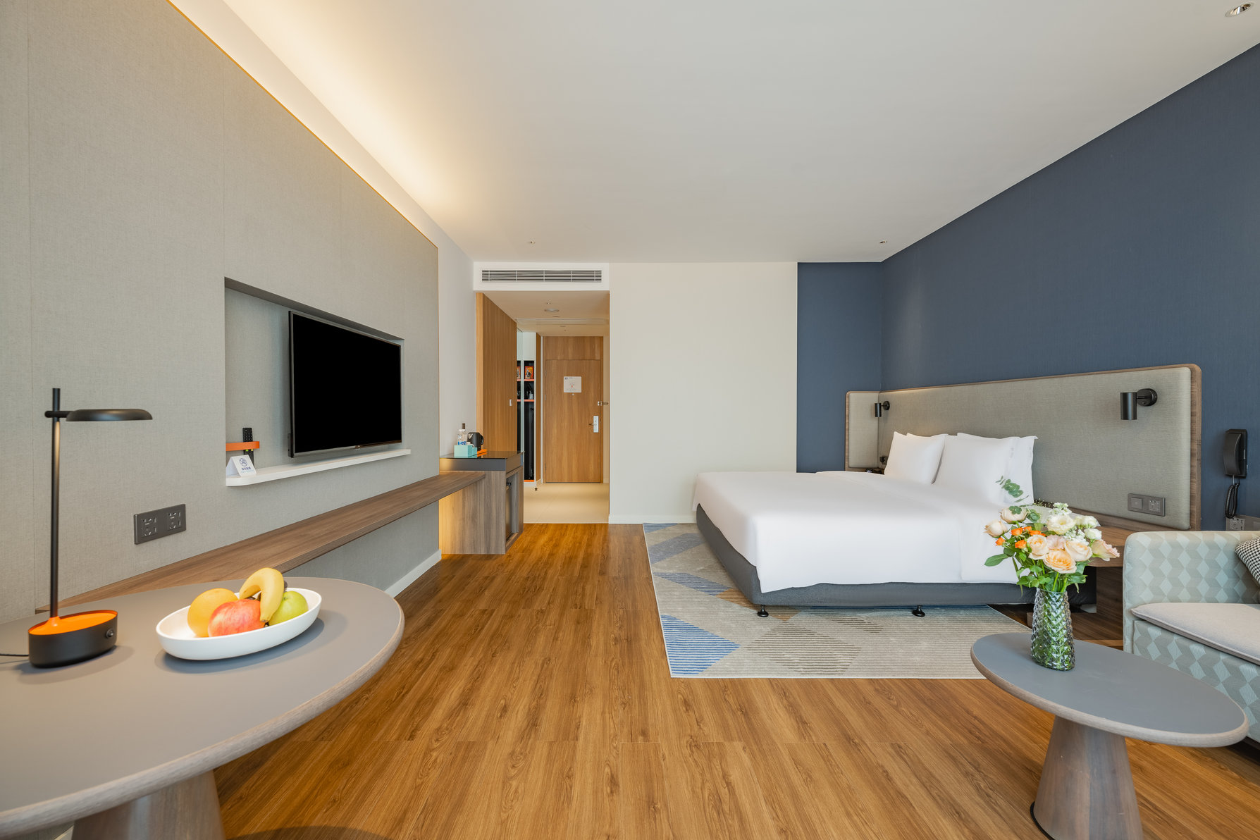 Holiday Inn Express NANNING JIANGNAN Room Type - 1 King Standard Extra Floor Space Holiday Inn Express NANNING JIANGNAN Room Type - 1 King Standard Extra Floor Space