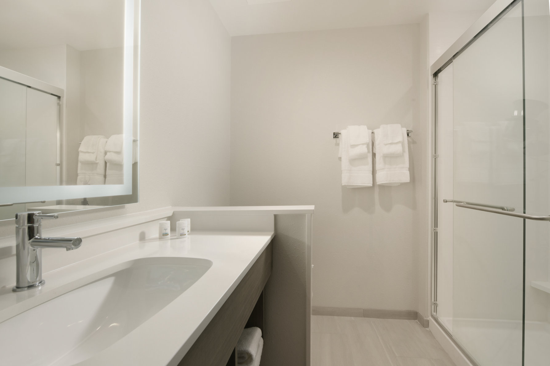 Best Western Monroe Inn & Suites Room Type - 1 King Bed Standard Communication Access